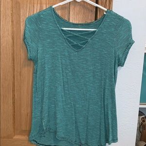 V-neck striped tshirt